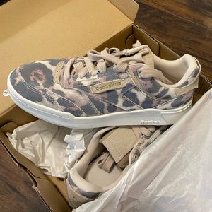 Club Legacy Pink leopard print Reebok sneakers
